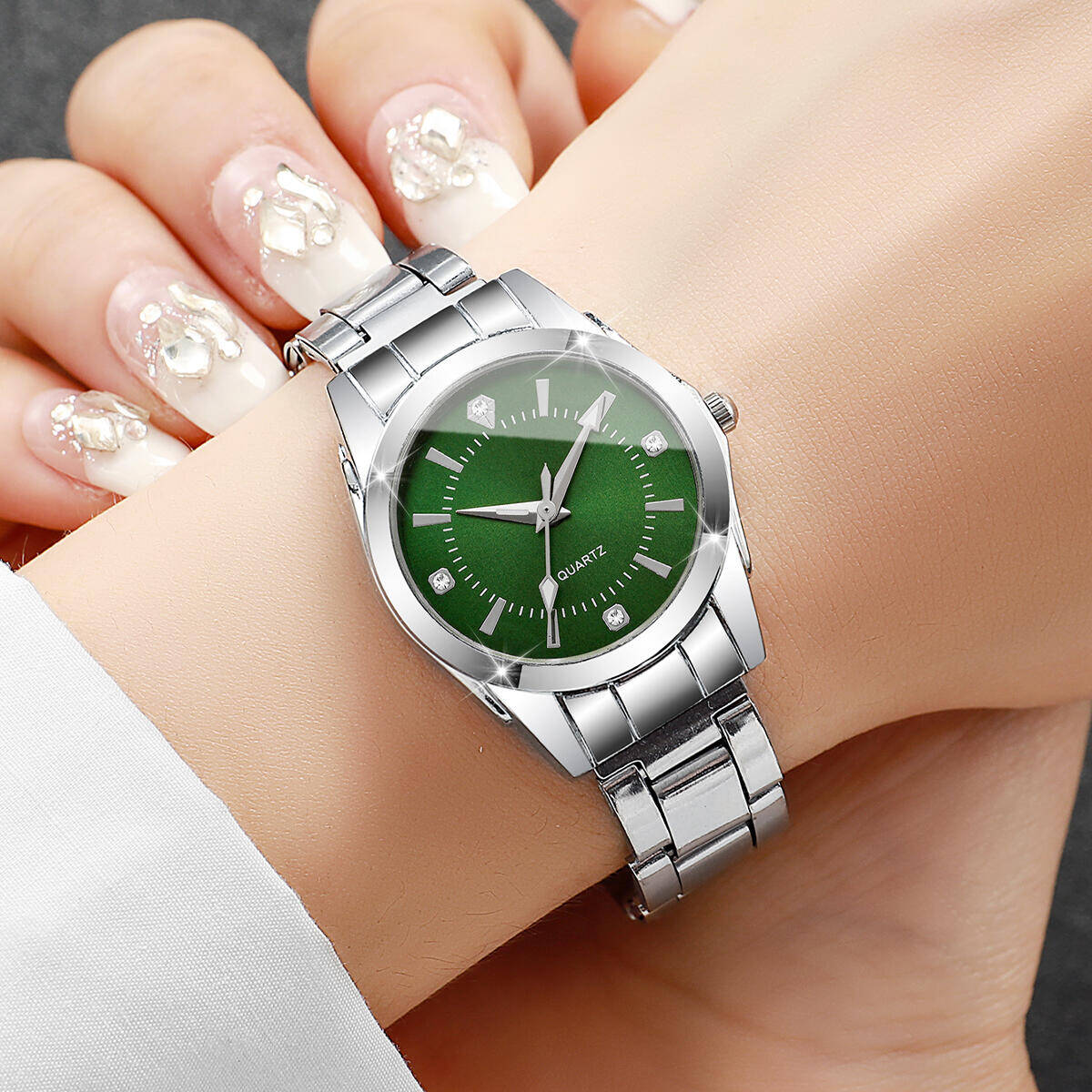 Luxury Rhinestone Women Watche - Luxury Watch Safe recension och pris