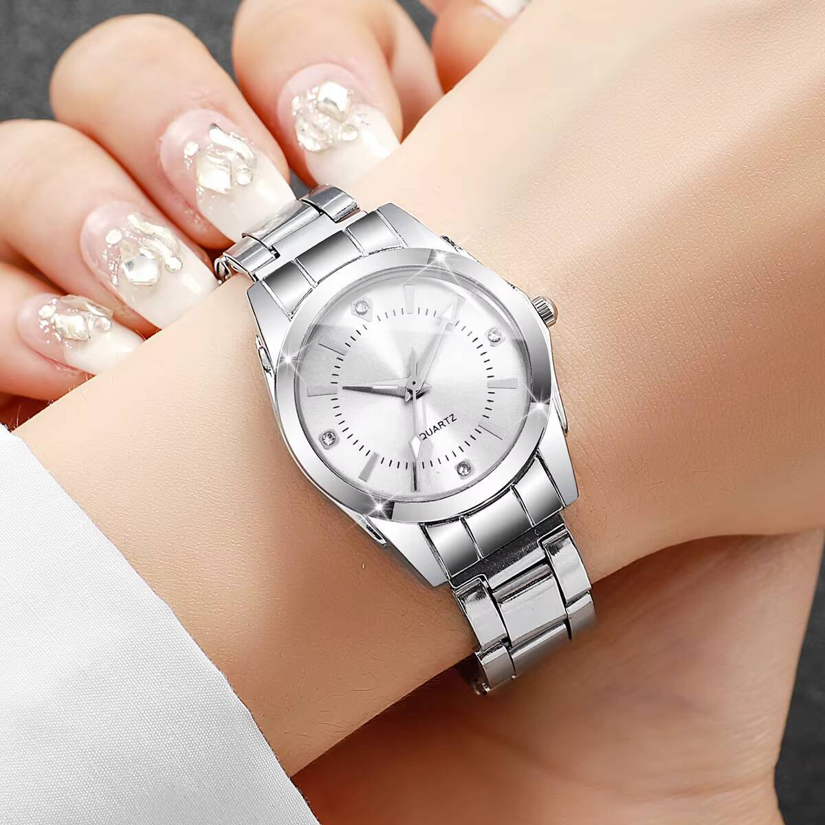 Luxury Rhinestone Women Watche - Luxury Watch Safe recension och pris